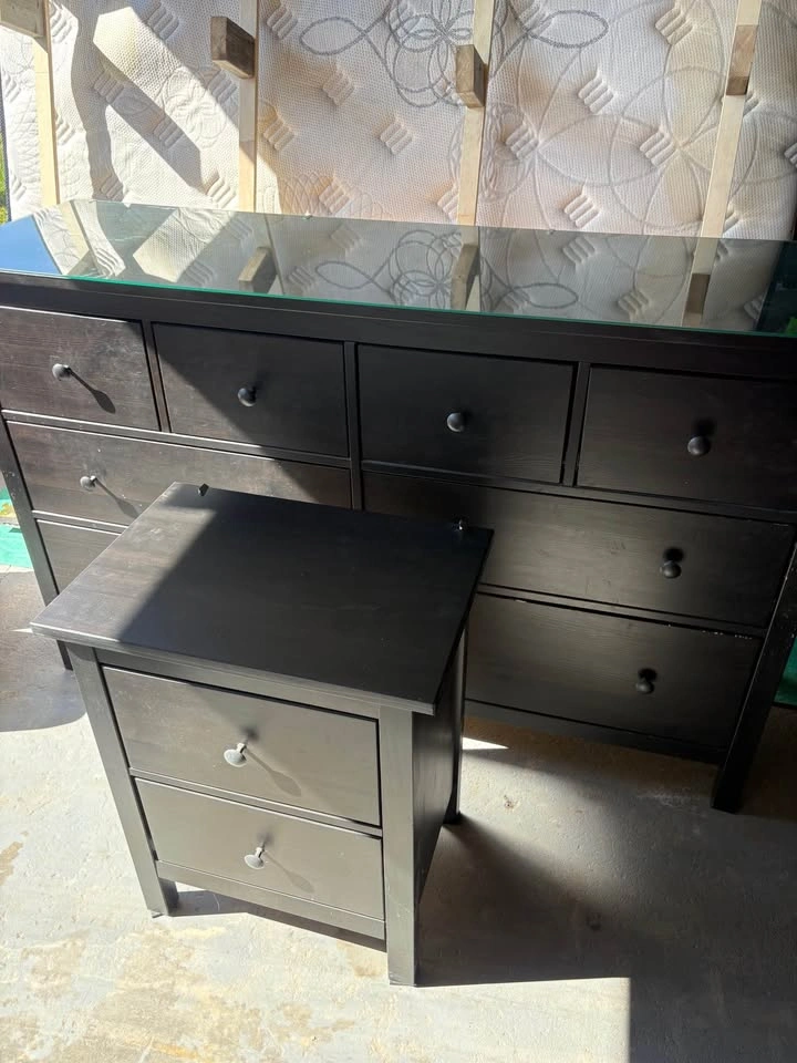 IKEA Hemnes Dresser & Nightstand with Glass - photo 2