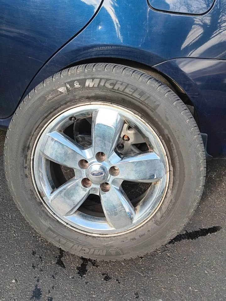 Set of 4 Michelin All-Season Tires - photo 2