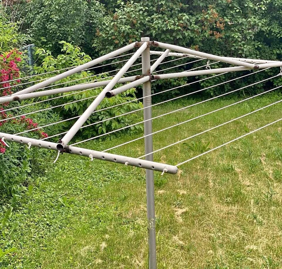 Vintage Rotary Outdoor Clothesline
