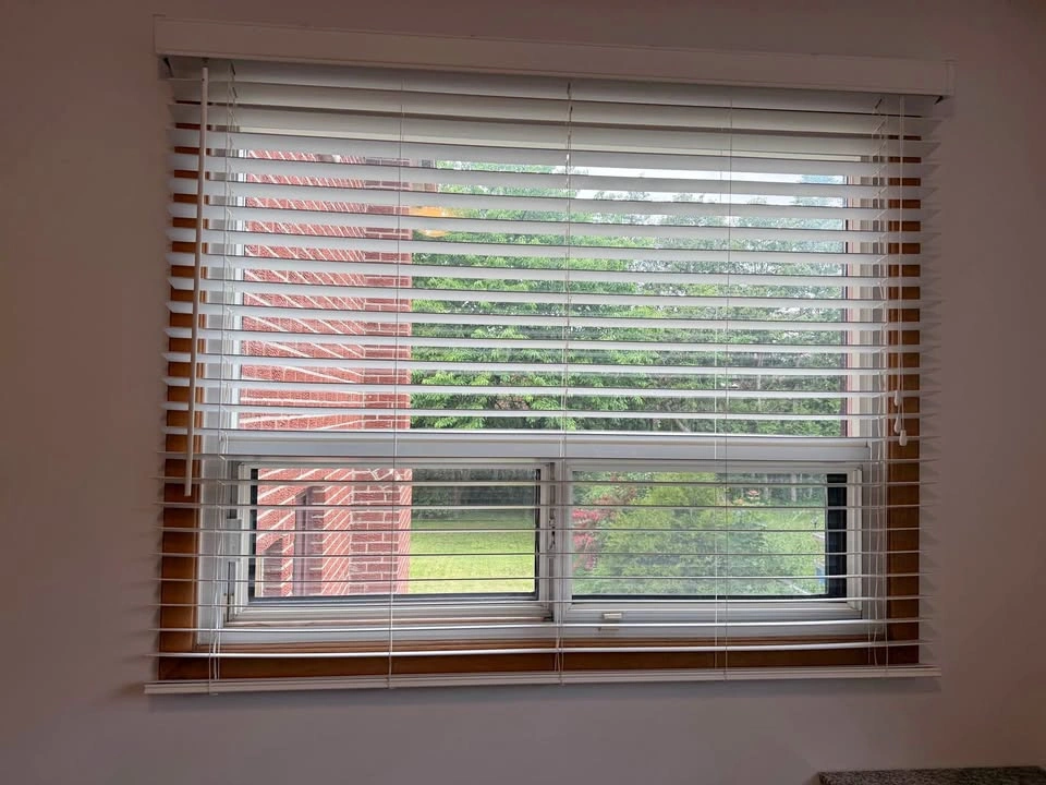 White Venetian Horizontal Window Blinds