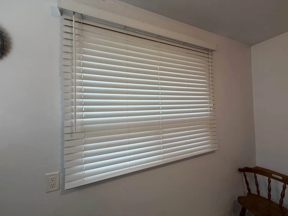White Venetian Horizontal Window Blinds - photo 2