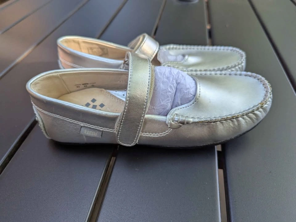 Brand New Umi silver Mary Janes size 3 - photo 2