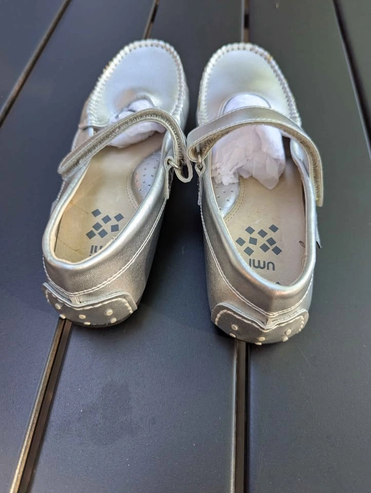 Brand New Umi silver Mary Janes size 3 - photo 3