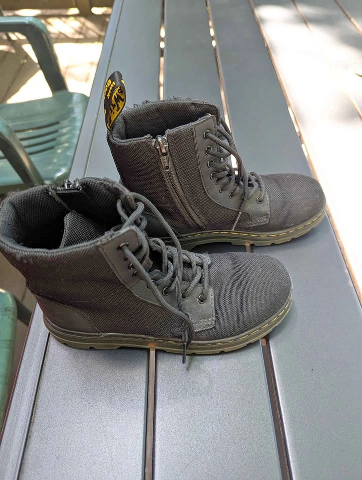 Dr. Martens Junior Combs boots size 3