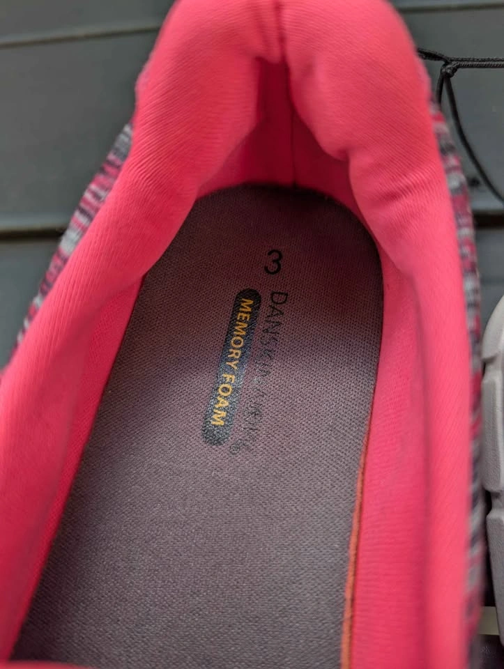 BNWT Girls sz 3 Danskin pull on shoes - photo 3
