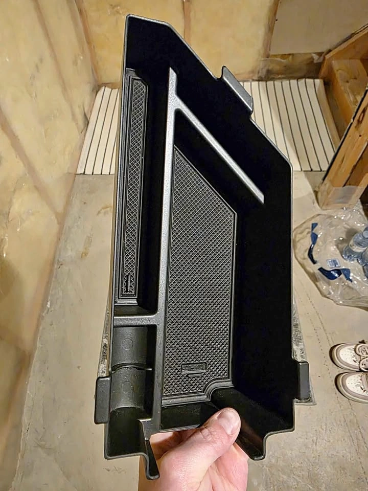 Volkswagen Jetta Center console tray