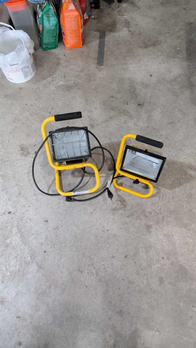 2 flood lights