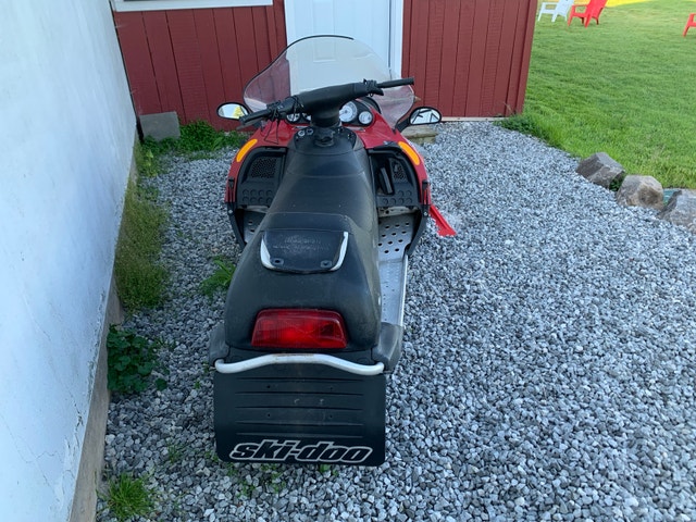 Ski-Doo Formula Deluxe 700 - photo 4