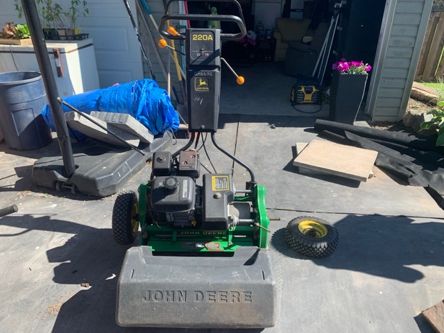 220A John Deere Greens Mower - photo 3
