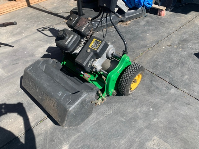 220A John Deere Greens Mower - photo 4