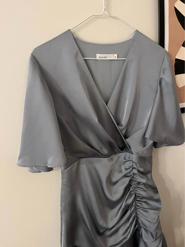Satin ruffle foggy blue dress - photo 2