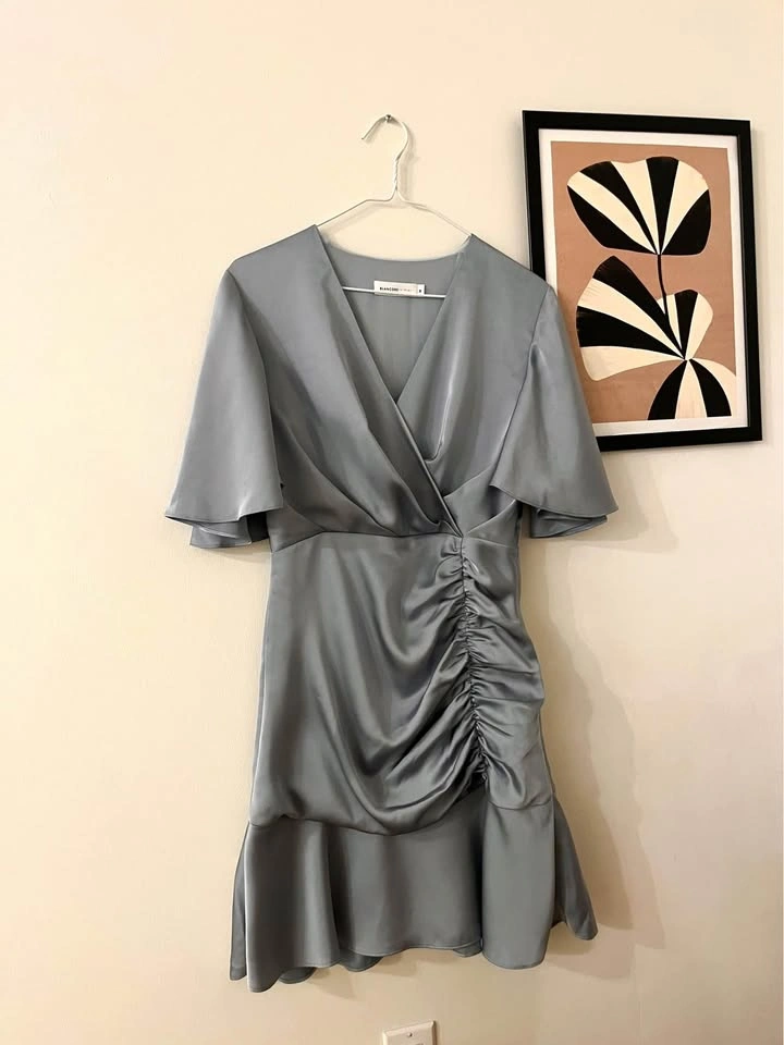 Satin ruffle foggy blue dress - photo 3