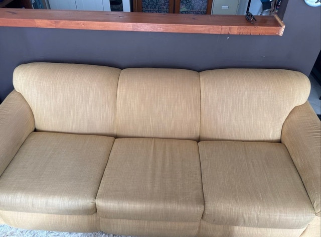 Urgent Sale of Sofa must go before 25 june