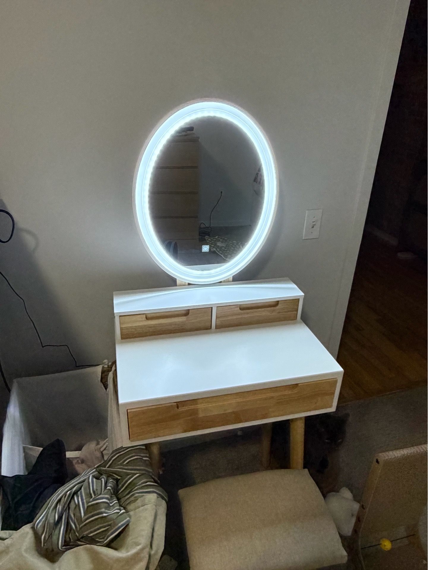 YOURLITE Small Makeup Vanity Desk with Lights