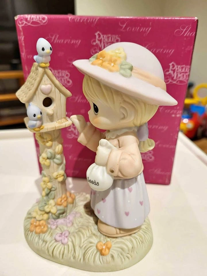 PRECIOUS MOMENTS FIGURINE