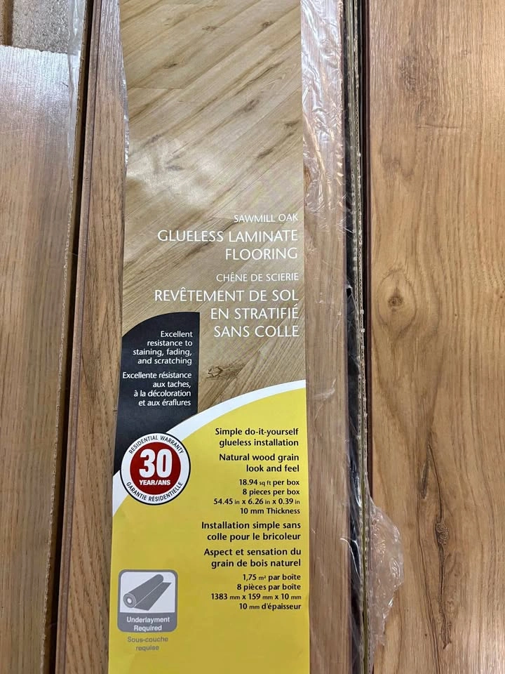 Laminate Flooring 10mm (Oak colored)