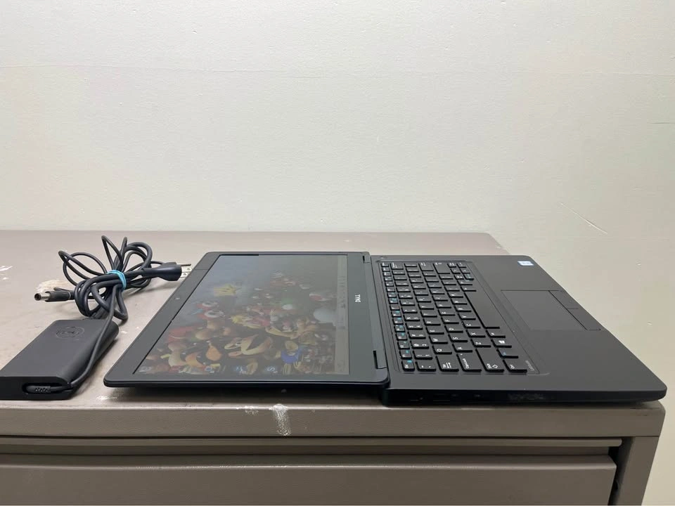 Dell 13.3" Laptop i7 10th Gen 16GB RAM 512GB SSD Win 11 - photo 2