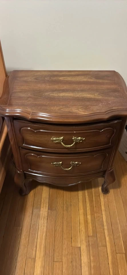 Antique wood bedroom furniture - photo 5