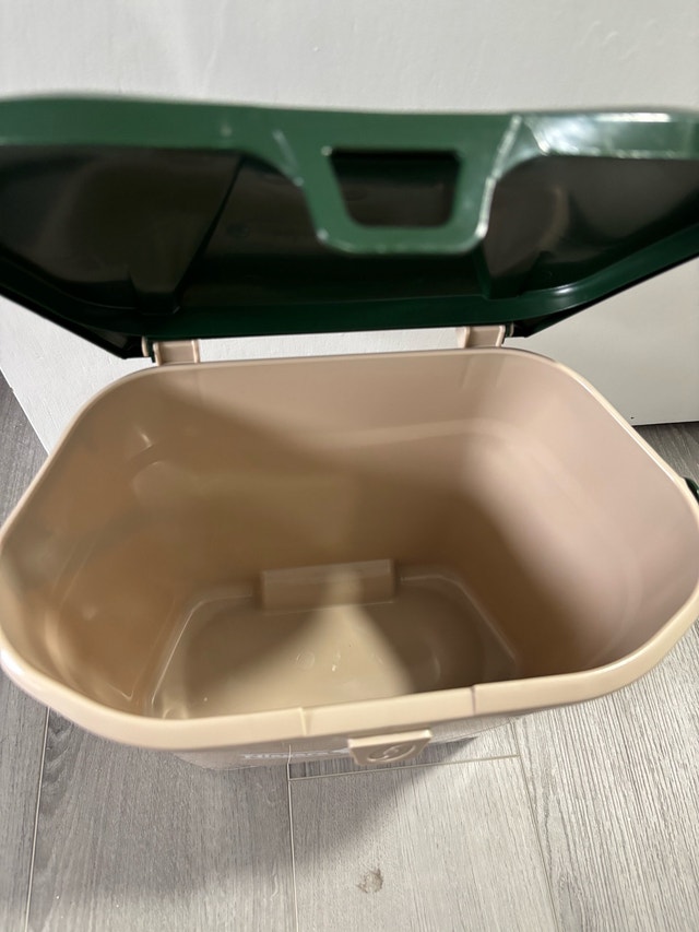 Brand New Kitchen Compost Catcher - photo 2