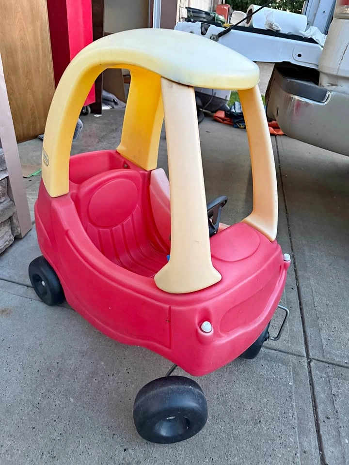 Little Tikes Car in Beaumont