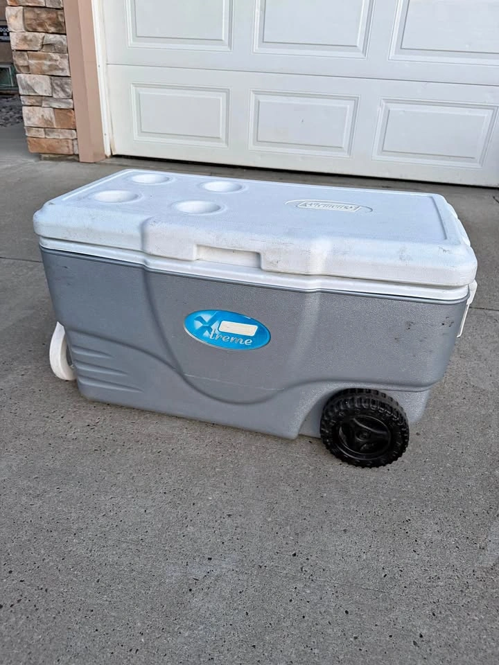 Coleman Cooler on Wheels