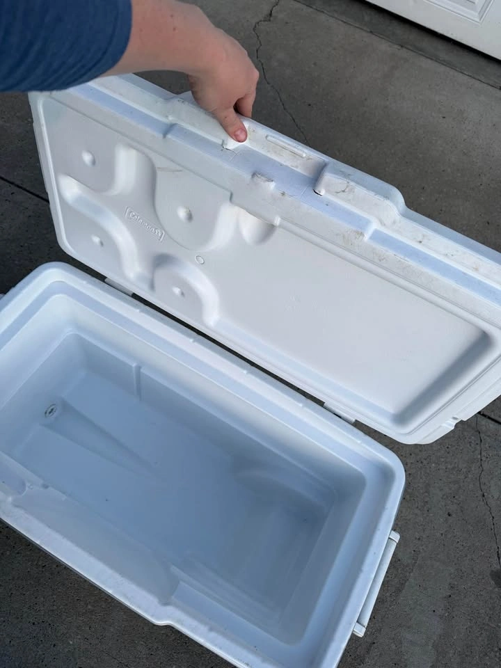 Coleman Cooler on Wheels - photo 2