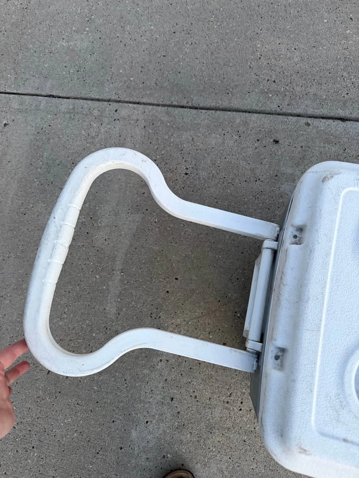 Coleman Cooler on Wheels - photo 4