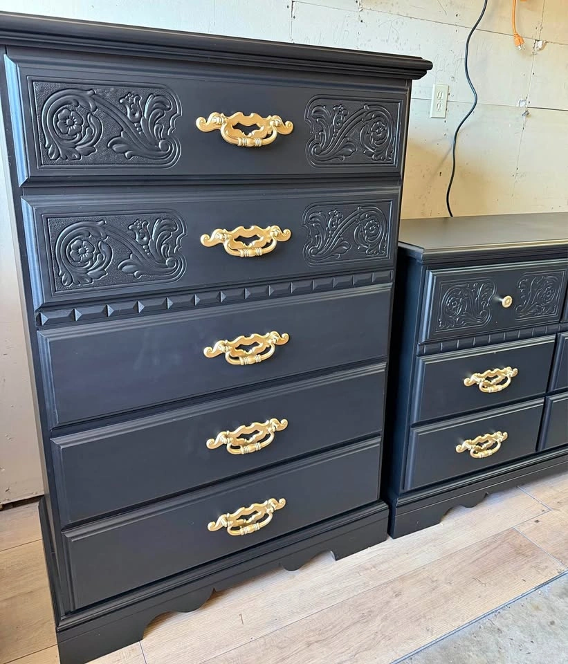 Refurbished Black Solid Wood Dresser Set