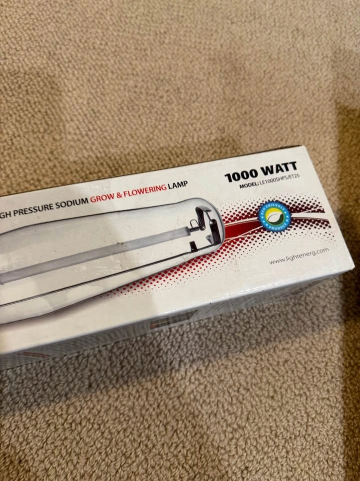 1000 Watt & 600 Watt Growing Lightbulbs - photo 2