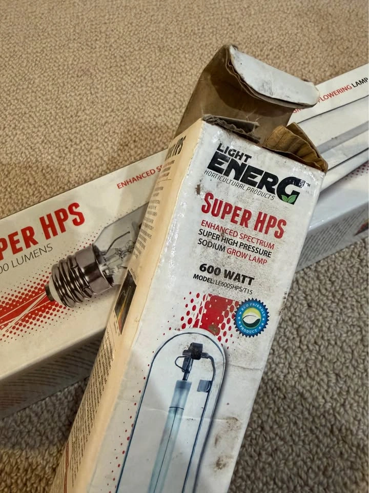 1000 Watt & 600 Watt Growing Lightbulbs - photo 3