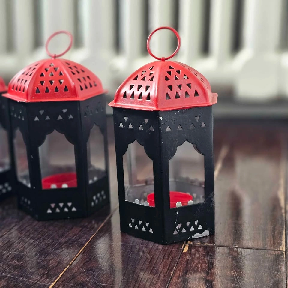 Set of 3 Red Black Metal Hanging Tea Light Lanterns - photo 3