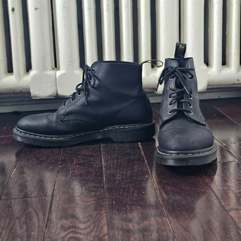 Mens 11 Doc Martens Ali 6-Eye Boots Black Leather - photo 4