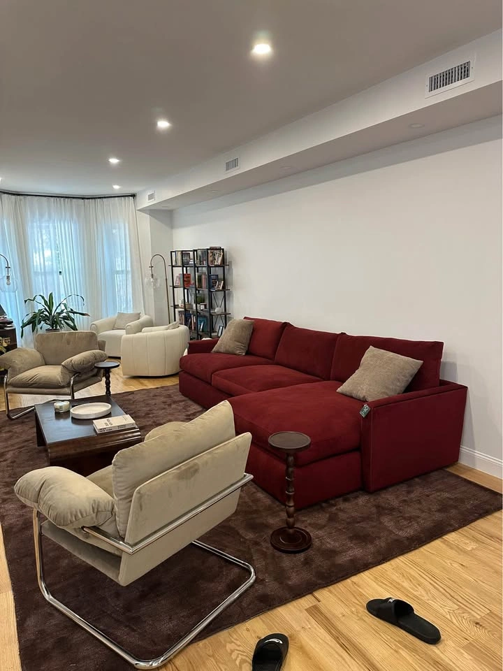 Crate & Barrel Sectional with Chaise - photo 4