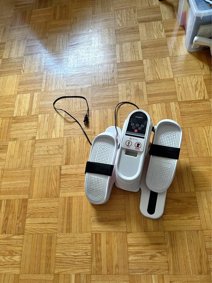 Under desk elliptical