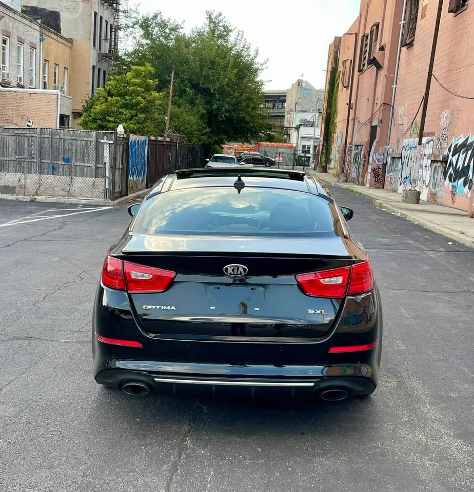 2015 Kia Optima · Limited-SXL Sedan 4D image indicator(8)