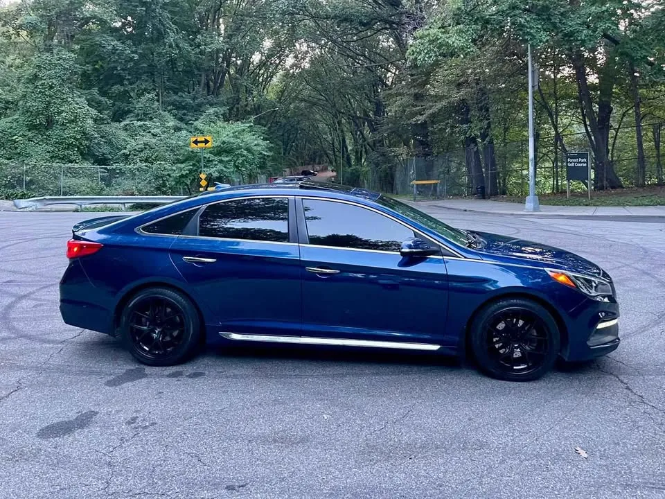 2017 Hyundai Sonata Sport 2.0T Sedan 4D image indicator(4)