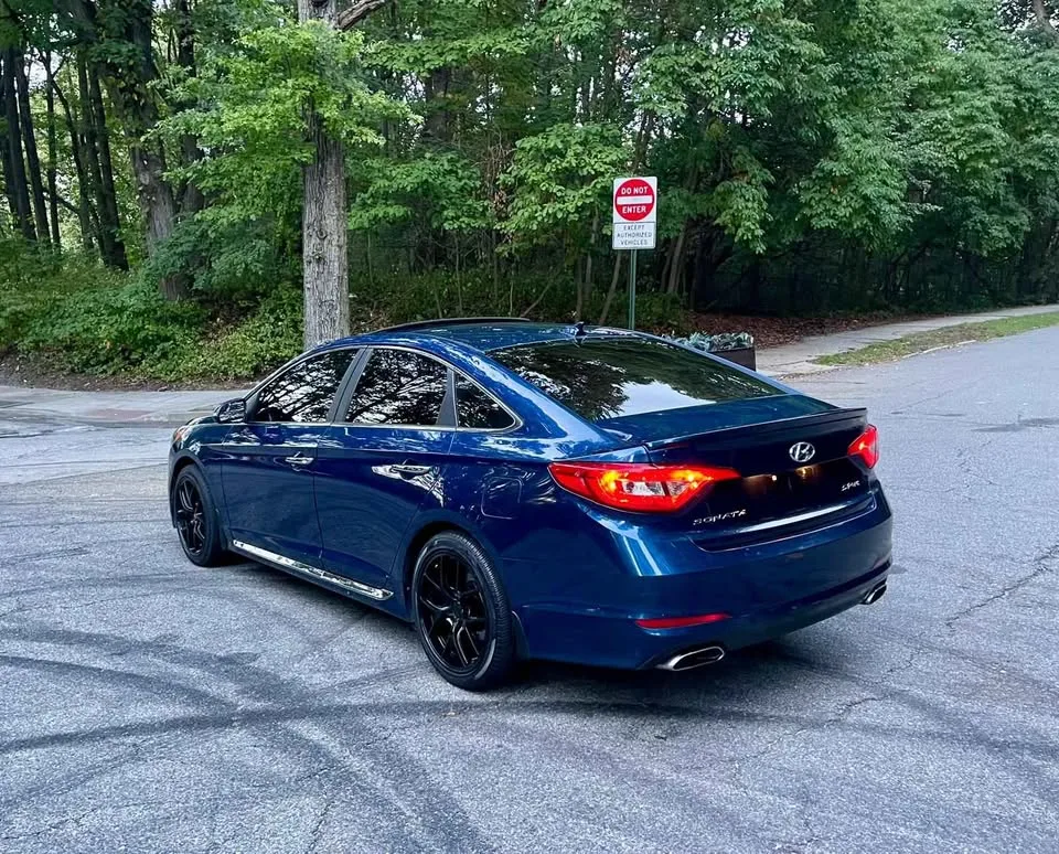 2017 Hyundai Sonata Sport 2.0T Sedan 4D image indicator(5)