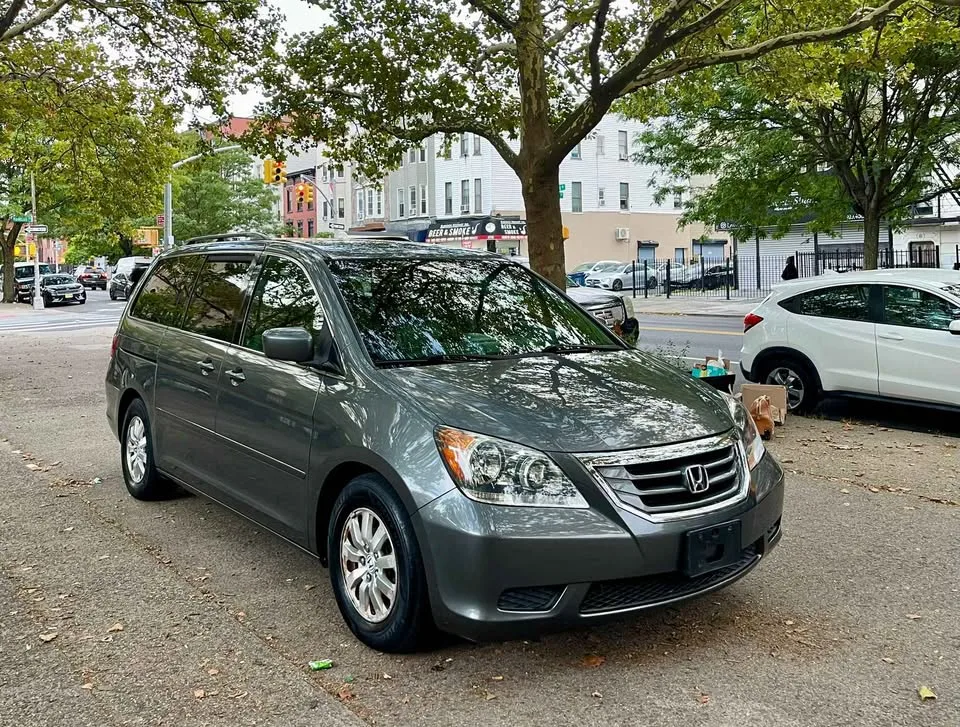 2008 Honda Odyssey · EX-L Minivan 4D image indicator(2)