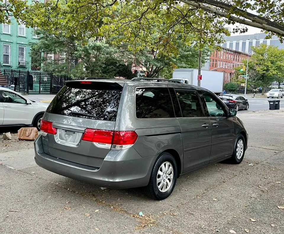 2008 Honda Odyssey · EX-L Minivan 4D image indicator(3)