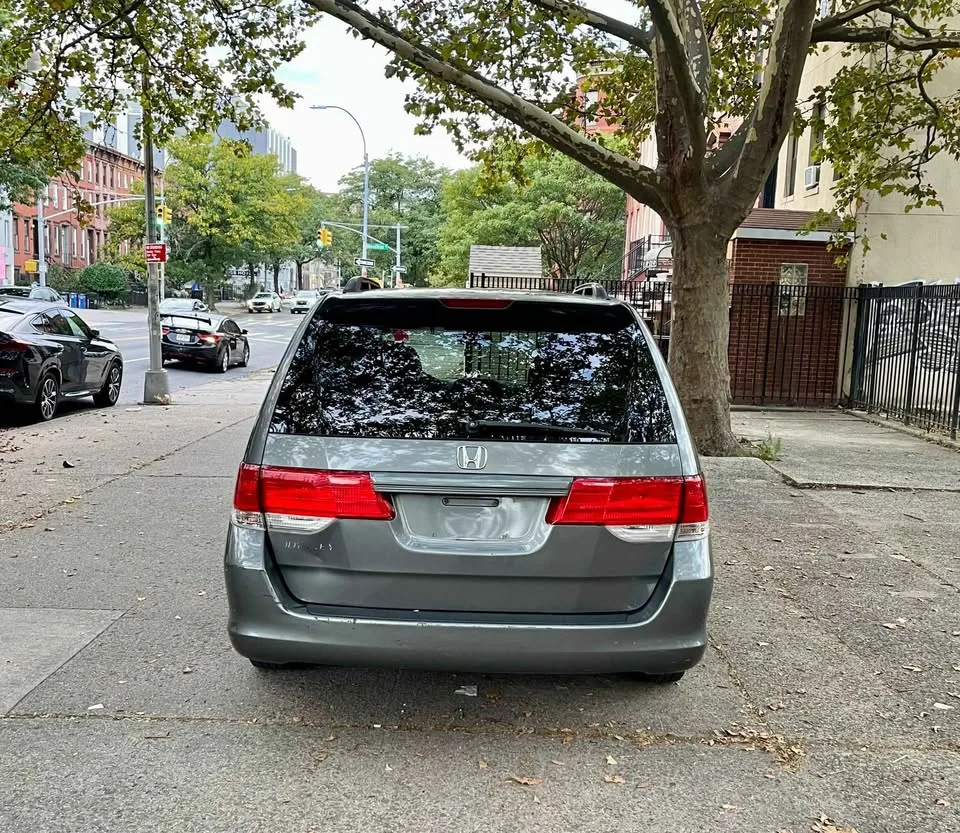 2008 Honda Odyssey · EX-L Minivan 4D image indicator(7)