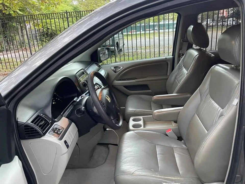 2008 Honda Odyssey · EX-L Minivan 4D image indicator(9)