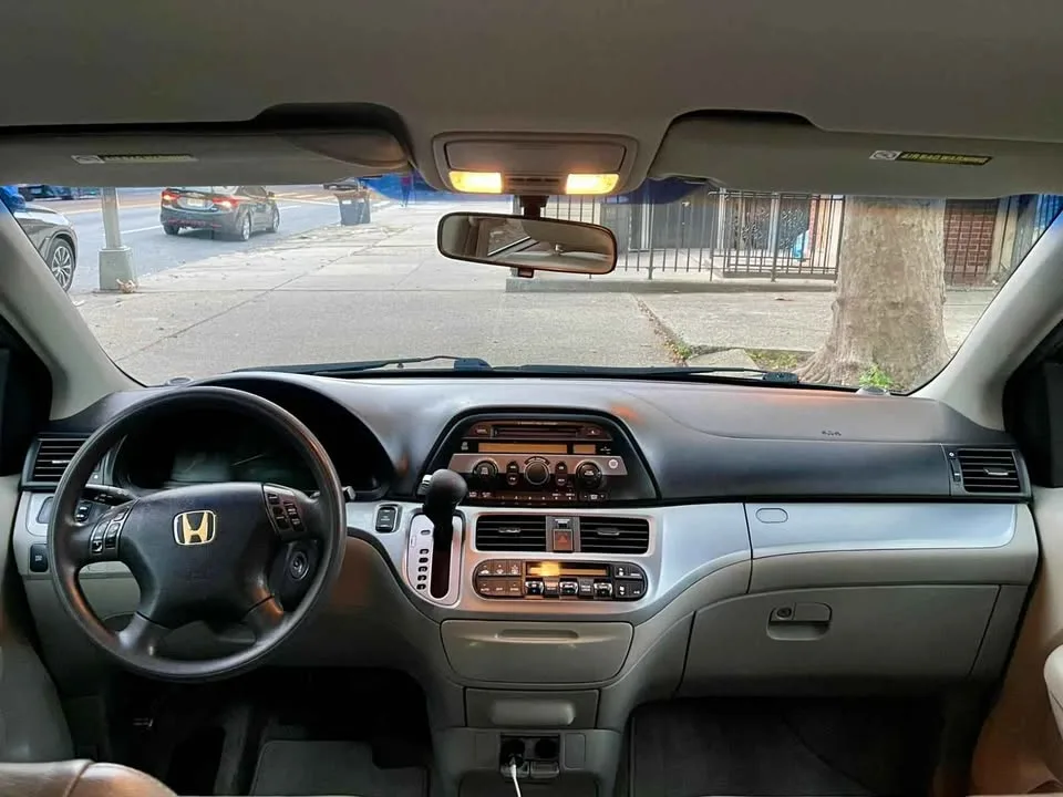 2008 Honda Odyssey · EX-L Minivan 4D image indicator(10)