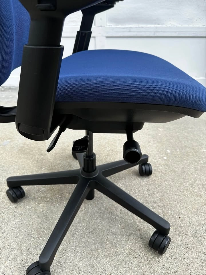 Steelcase Amia Air Ergonomic Office Chair – blue Fabric - photo 4