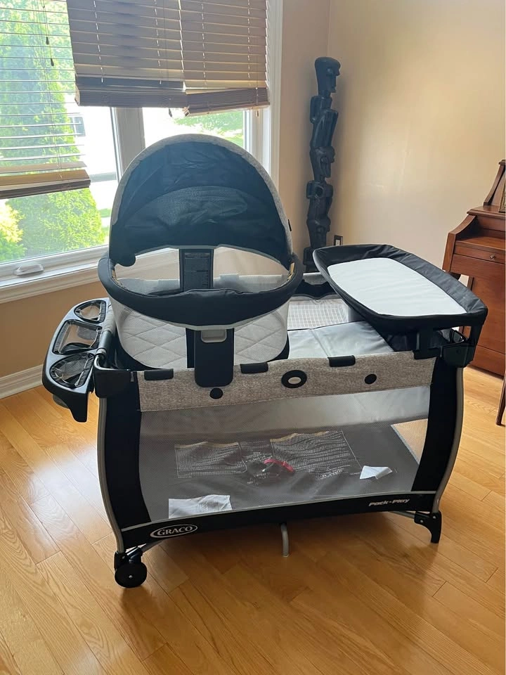 Graco Pack 'n Play with Bassinet and Changer - photo 4