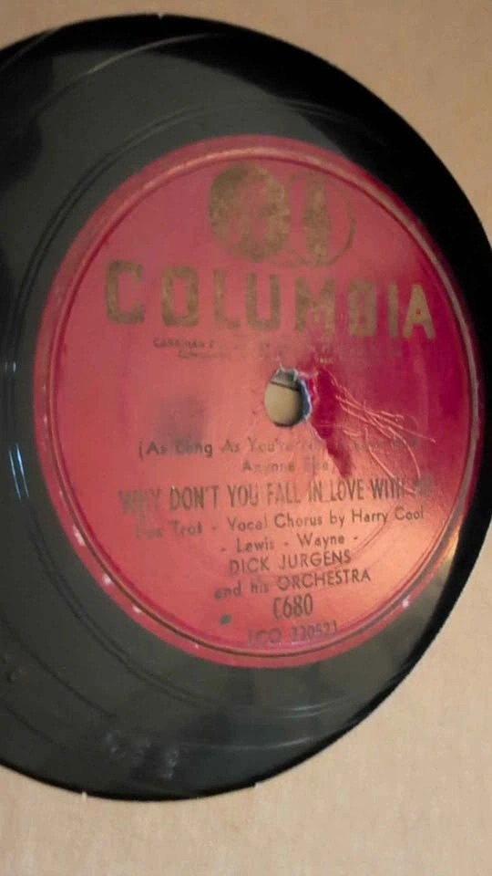 10" 78 RPM Columbia and Decca records in a book, 9 in total - photo 3