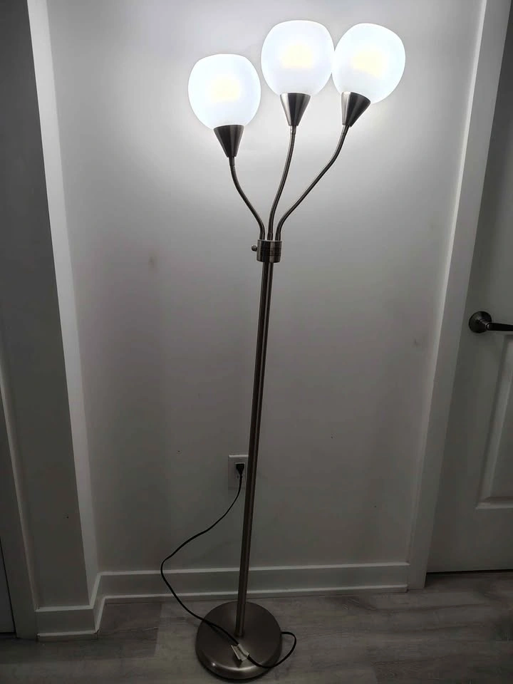 3-Light Floor Lamp - photo 2