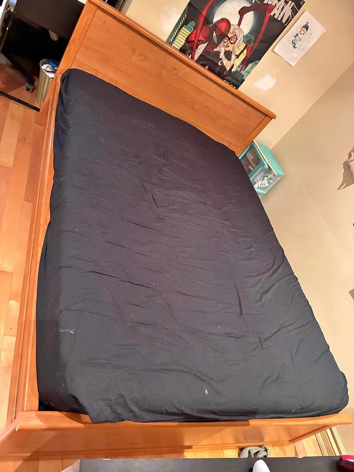 Wood bed frame