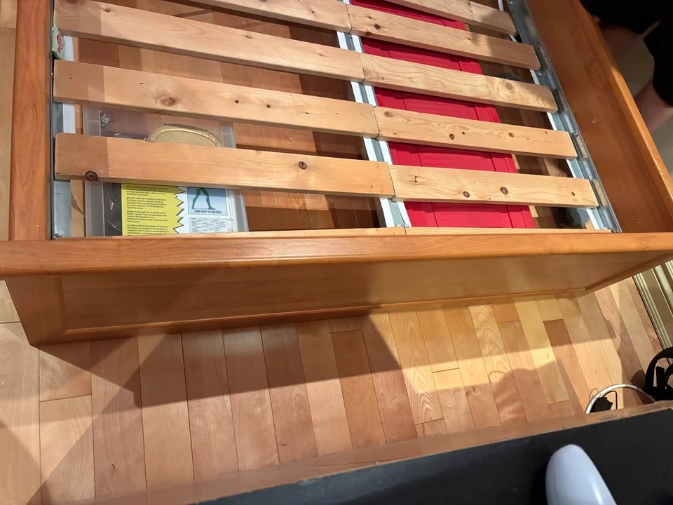 Wood bed frame - photo 4