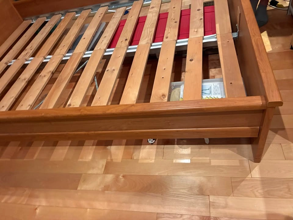 Wood bed frame - photo 5