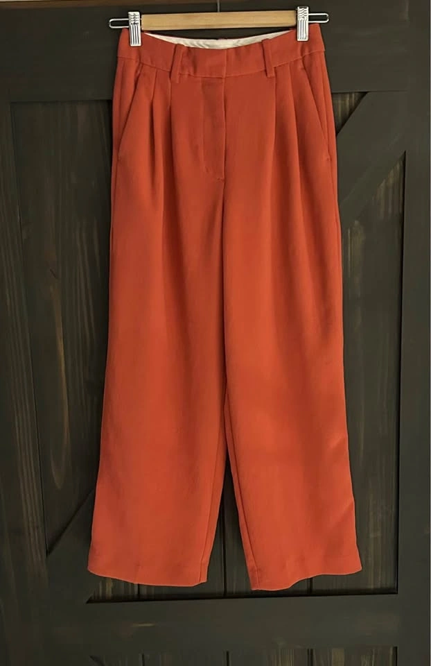 Aritzia Wilfred Effortless Cropped Pant size 2 colour red - photo 3